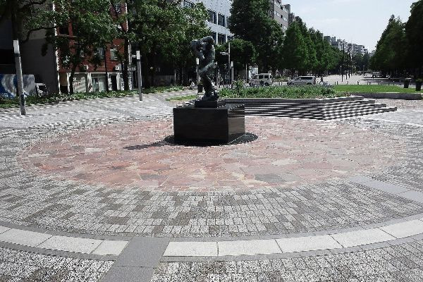 アルゼンチン斑岩_大通公園_湘南ロックガーデン