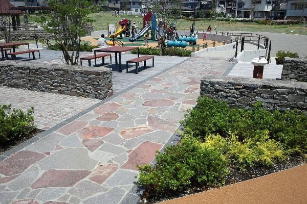 アルゼンチン斑岩_友愛パーク_湘南ロックガーデン