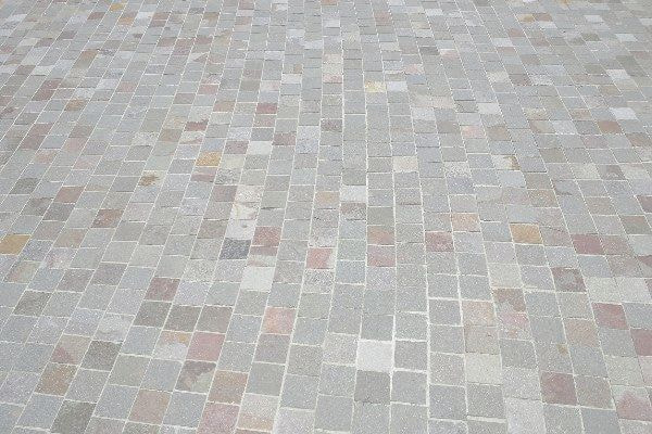 アルゼンチン斑岩_アンデルセン公園_湘南ロックガーデン