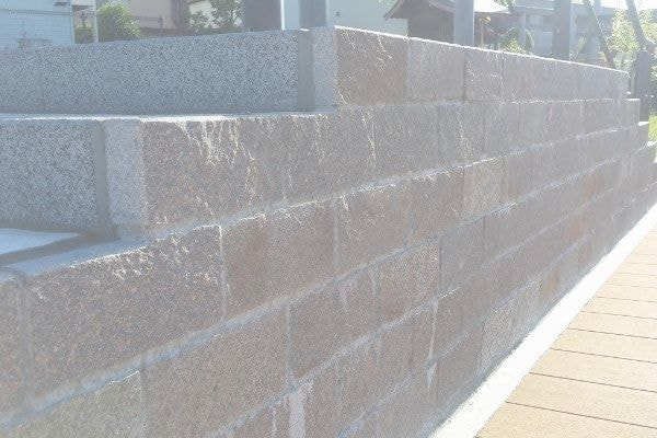 アルゼンチン斑岩_みやしろ中央公園_湘南ロックガーデン