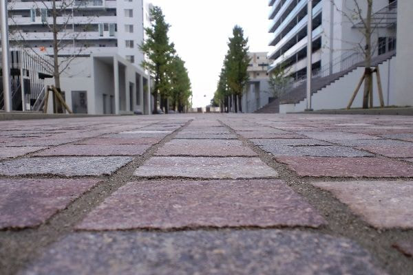 アルゼンチン斑岩_赤羽台団地_湘南ロックガーデン