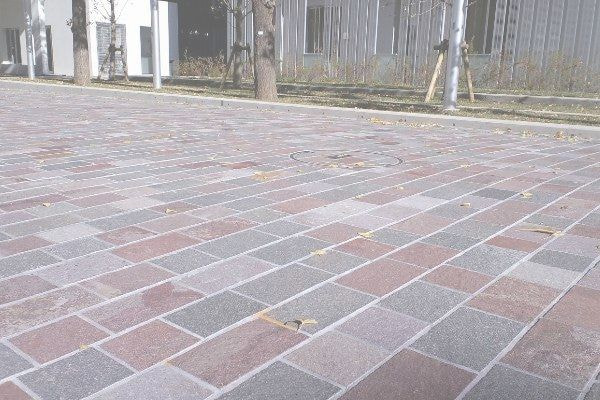 アルゼンチン斑岩_赤羽台団地_湘南ロックガーデン