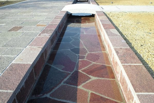 アルゼンチン斑岩_東京霊園_湘南ロックガーデン