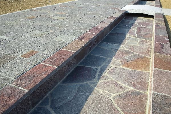 アルゼンチン斑岩_東京霊園_湘南ロックガーデン