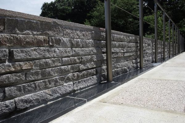 アルゼンチン斑岩_東京霊園_湘南ロックガーデン