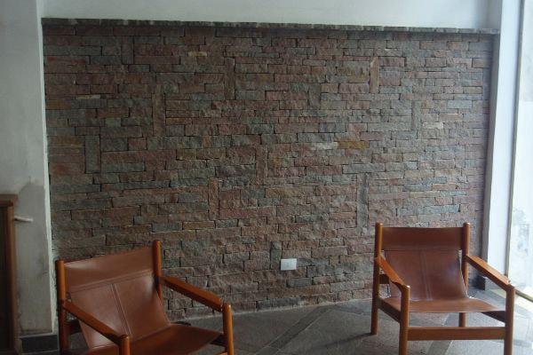 アルゼンチン斑岩_壁_湘南ロックガーデン