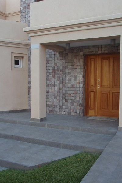 アルゼンチン斑岩_壁_湘南ロックガーデン