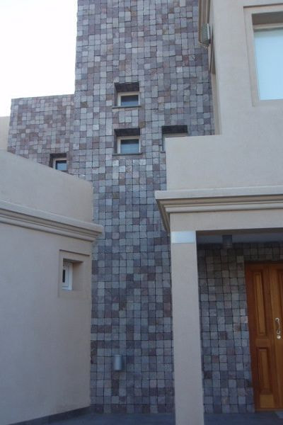 アルゼンチン斑岩_壁_湘南ロックガーデン