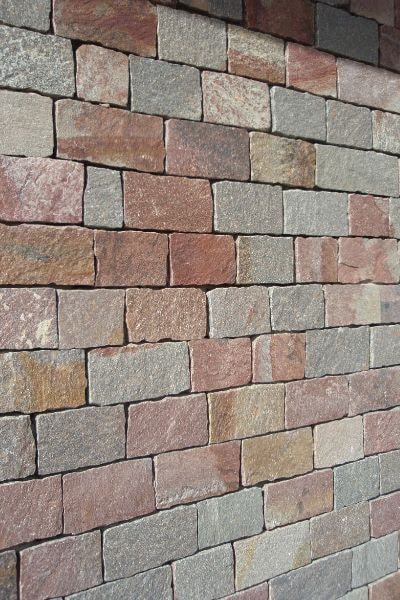 アルゼンチン斑岩_壁_湘南ロックガーデン