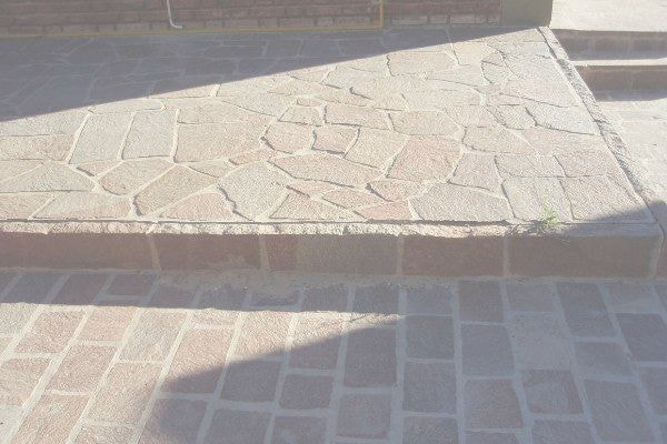 アルゼンチン斑岩_腰壁_湘南ロックガーデン