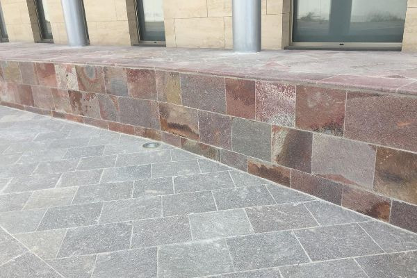 アルゼンチン斑岩_腰壁_湘南ロックガーデン