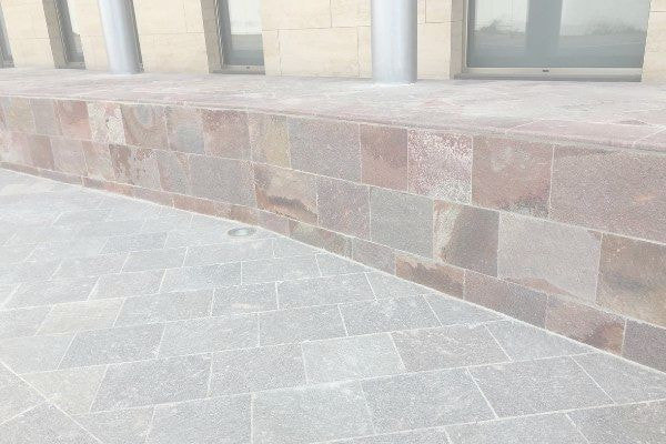 アルゼンチン斑岩_腰壁_湘南ロックガーデン