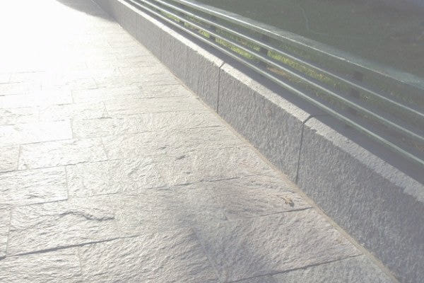 アルゼンチン斑岩_腰壁_湘南ロックガーデン