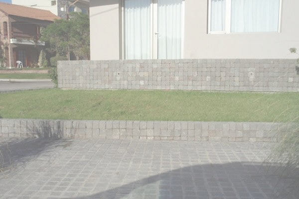 アルゼンチン斑岩_腰壁_湘南ロックガーデン