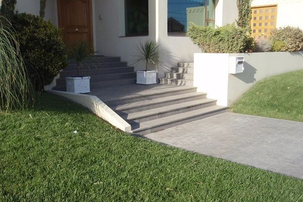 アルゼンチン斑岩_階段_湘南ロックガーデン