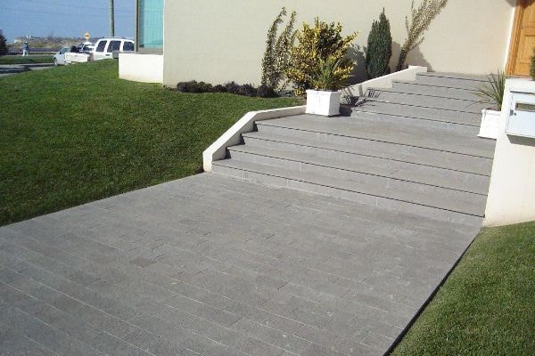 アルゼンチン斑岩_階段_湘南ロックガーデン