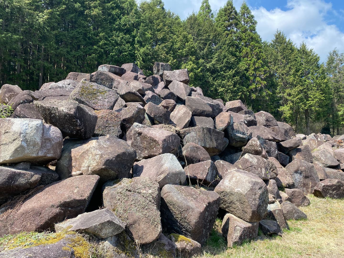 木曽石_湘南ロックガーデン