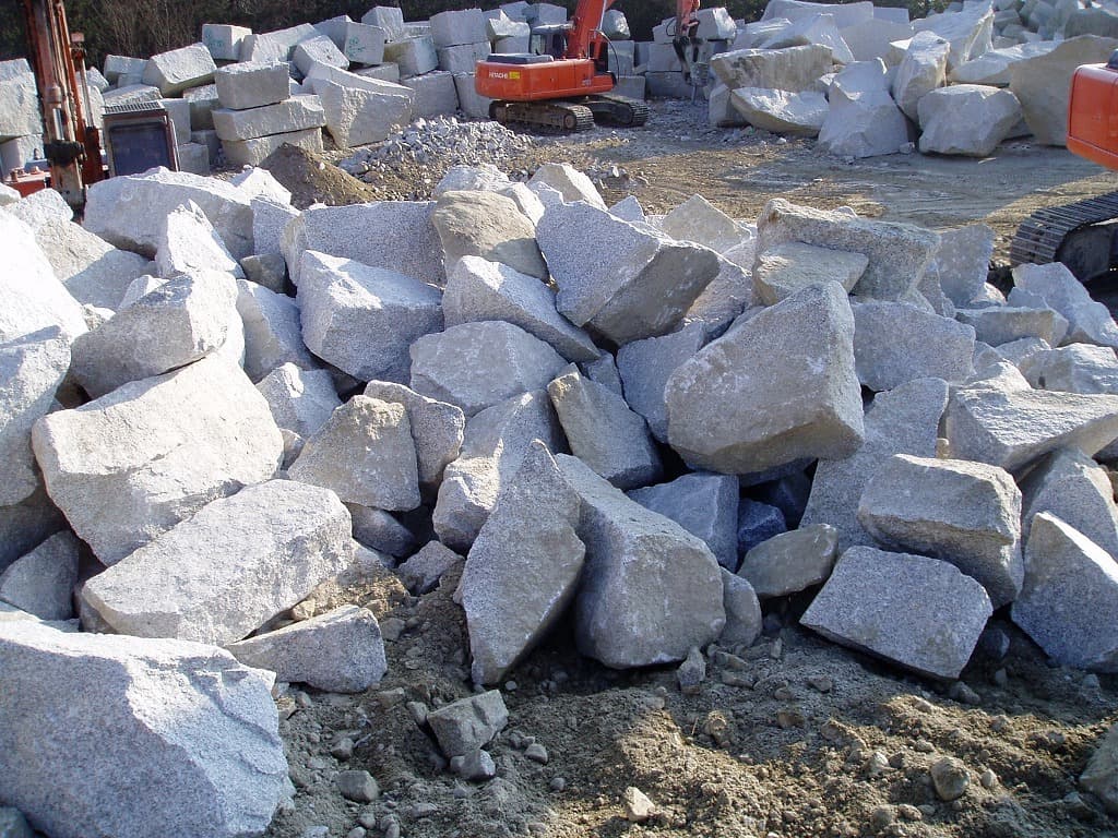 羽黒石_湘南ロックガーデン