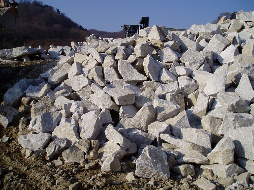 羽黒石_湘南ロックガーデン