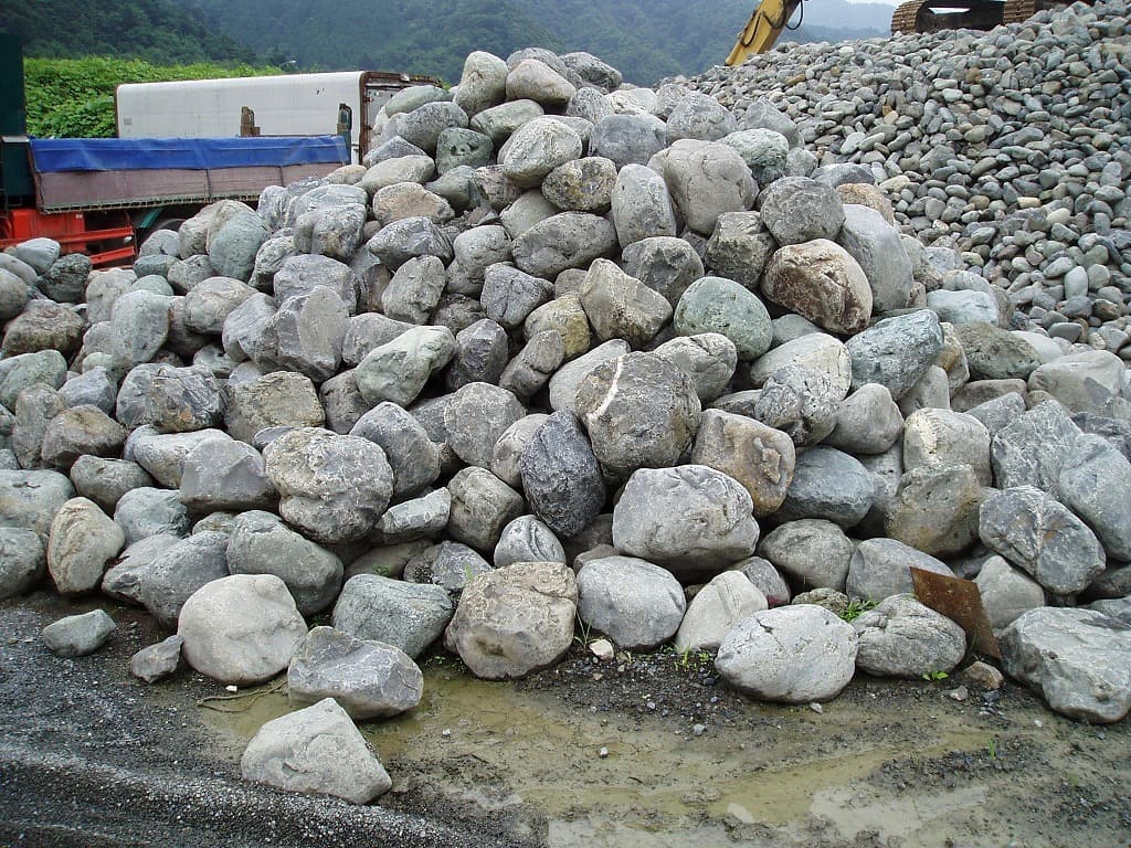 富士川玉石_湘南ロックガーデン