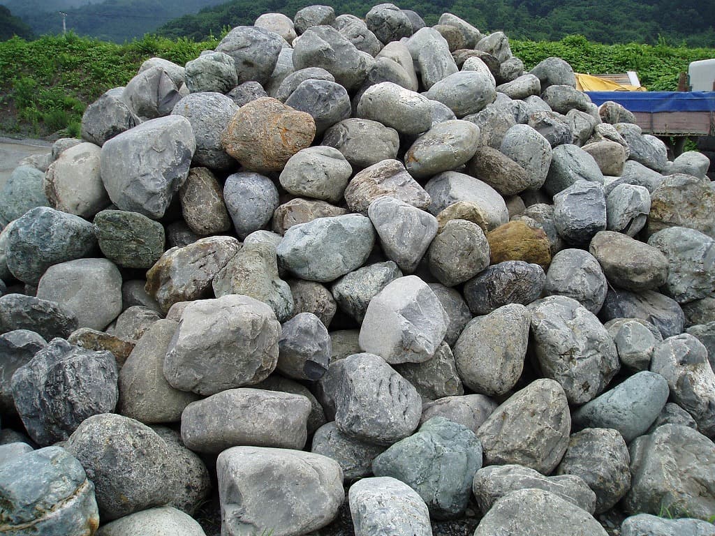 富士川玉石_湘南ロックガーデン