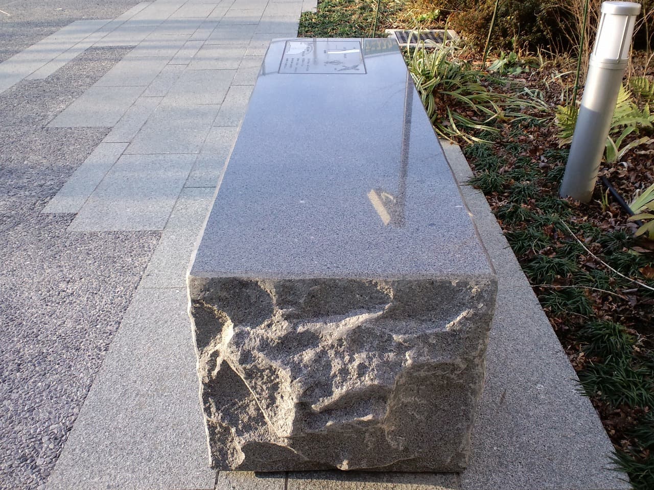 ベンチ_湘南ロックガーデン