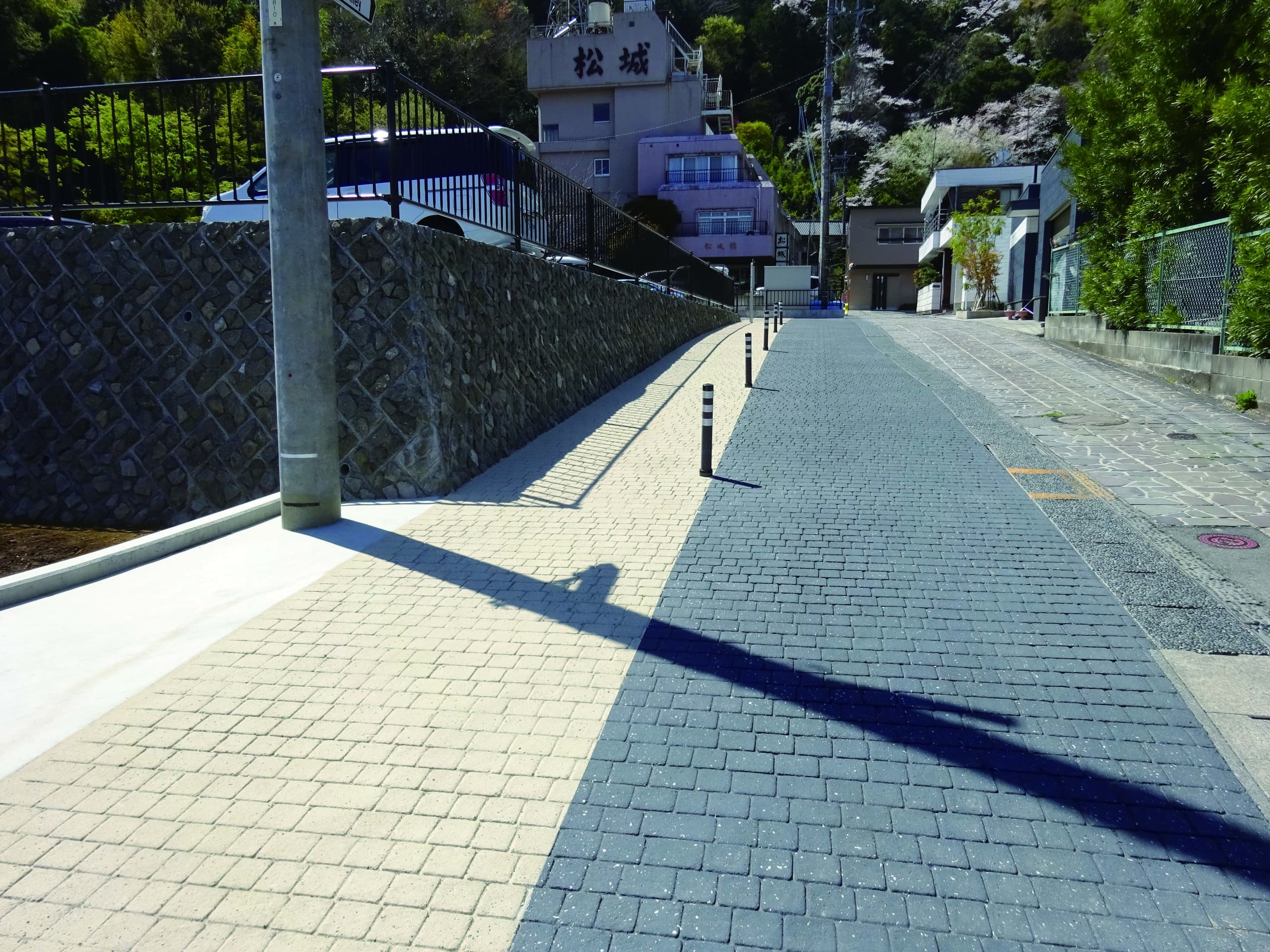 アースタンプ 型押しアスファルト工法による施工事例_車道5