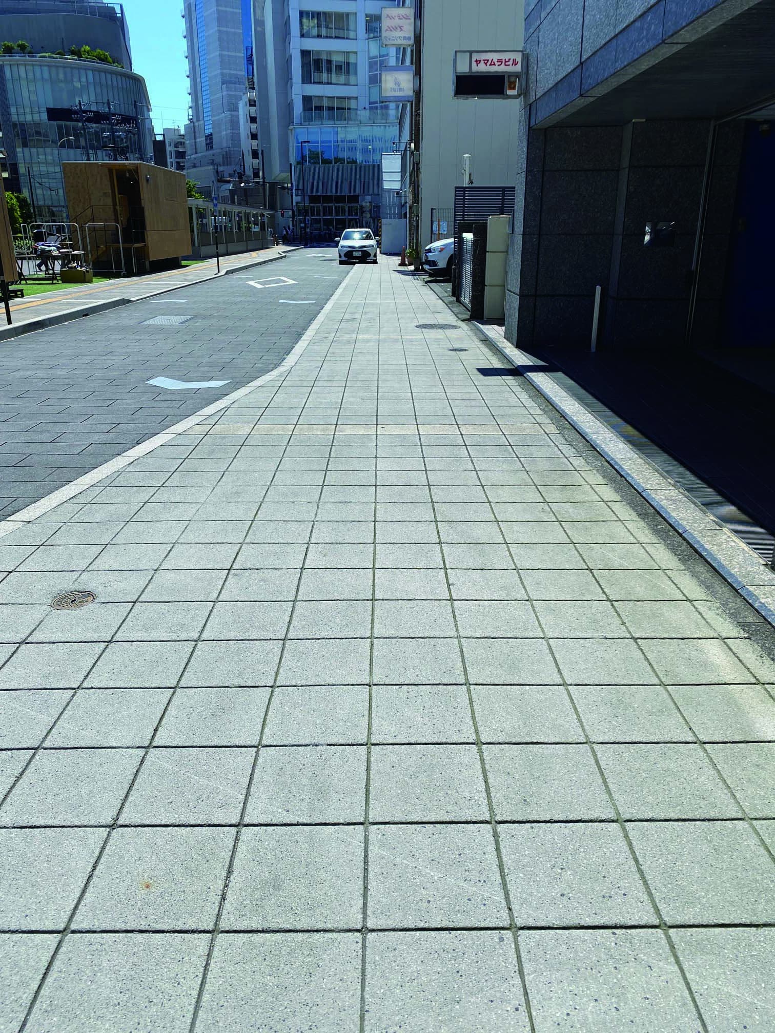 アースタンプ 型押しアスファルト工法による施工事例_歩道1