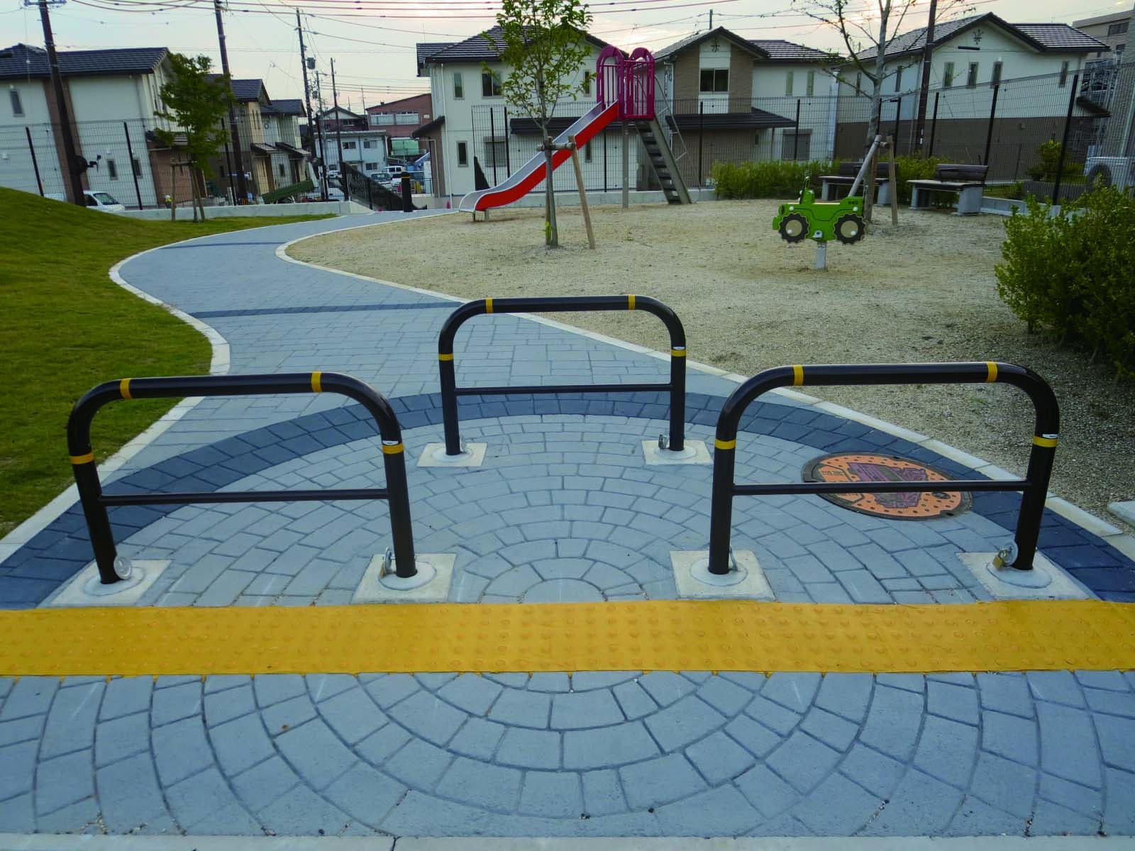 アースタンプ 型押しアスファルト工法による施工事例_公園3