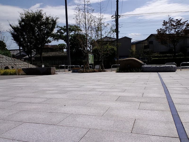白御影石　石舗装_アースロック