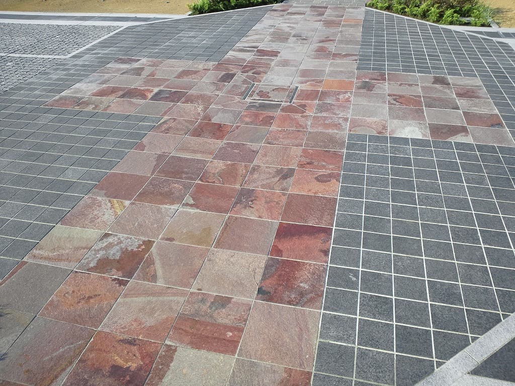 アルゼンチン斑岩舗装　石舗装_アースロック