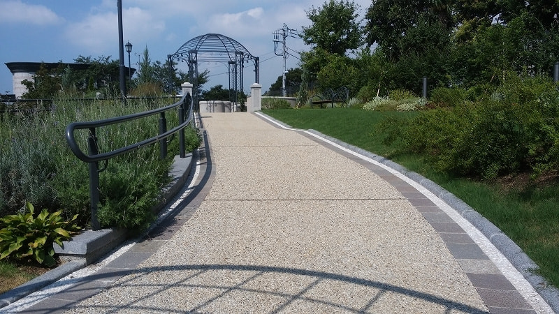 チャコールカラー_湘南ロックガーデン