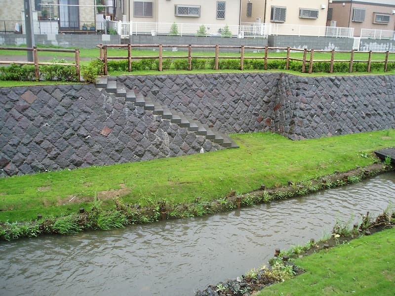 小松石（谷積み）階段・角石_湘南ロックガーデン