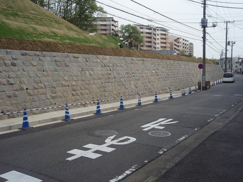 小松石（布積み）全景_湘南ロックガーデン