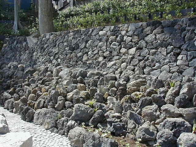 溶岩_湘南ロックガーデン